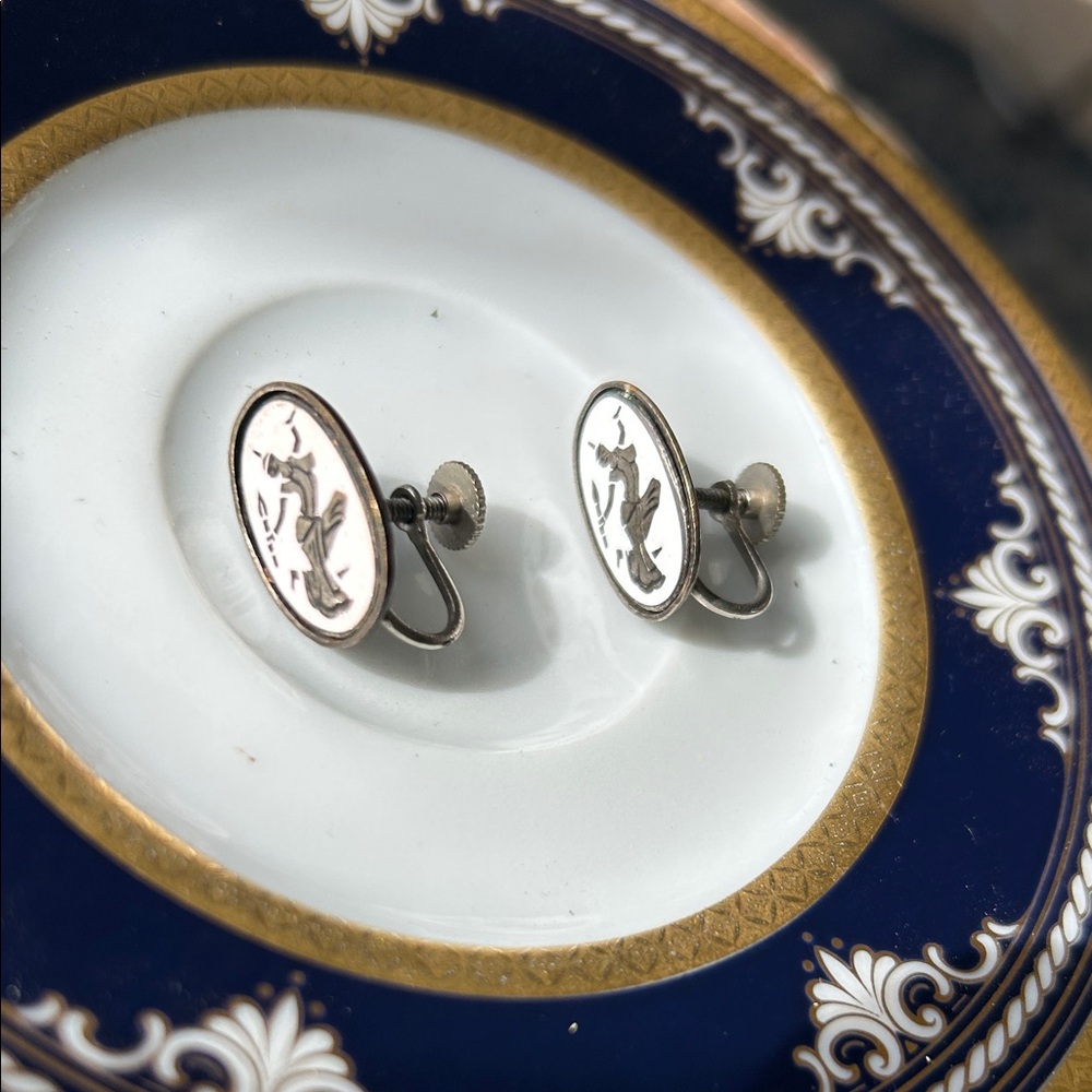 Vintage Silver and White Enamel SIAM Niello Screwback Earrings
